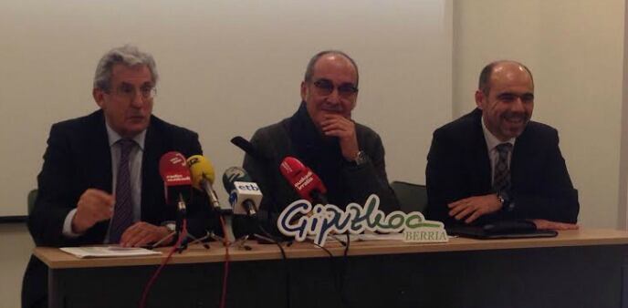 Pedro Miguel Echenique, Martín Gartino y Ion Peli Uriguen presentando la colaboración con el DIPC