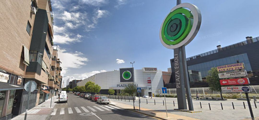 La detención tuvo lugar después de que los dos hombres intentaran robar en el centro comercial Plaza Éboli de Pinto. 