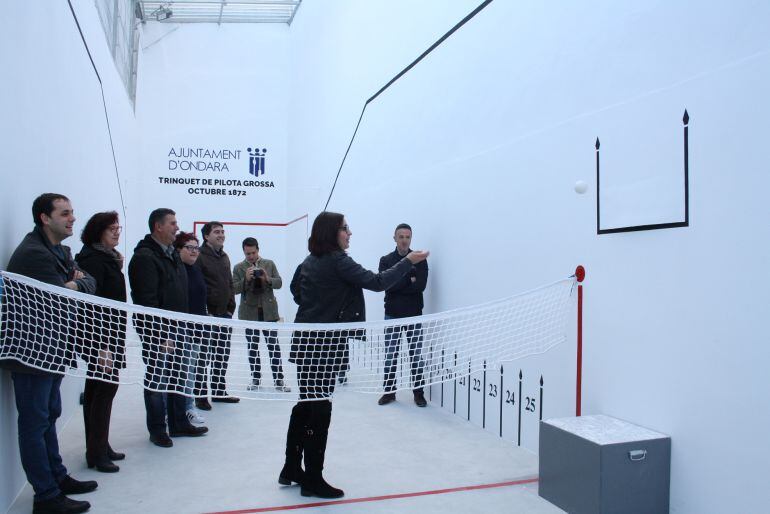 Momento de la inauguración del trinquet de &#039;pilota grossa&#039; de Ondara.