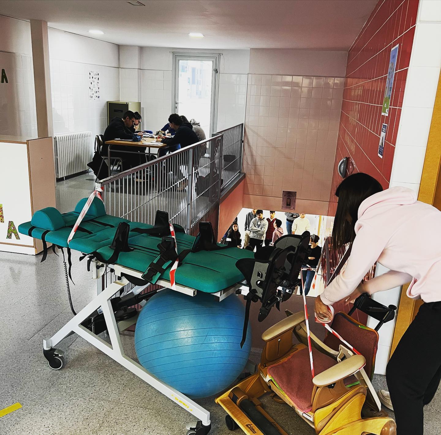 Imagen de las barreras arquitectonicas en el centro