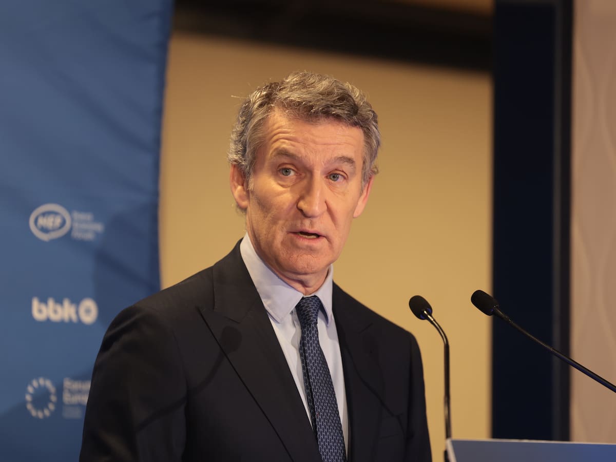 Feijóo replica al "no a la guerra" de Sánchez: "Antes del derecho internacional están los derechos humanos"