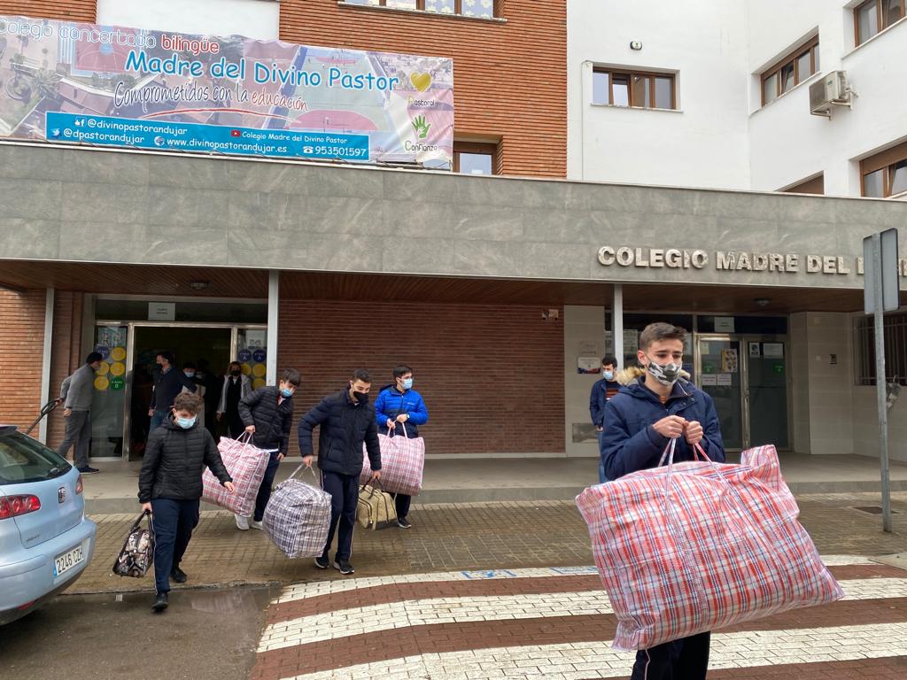 Ayuda para Ucrania desde el colegio Madre del Divino Pastor de Andújar