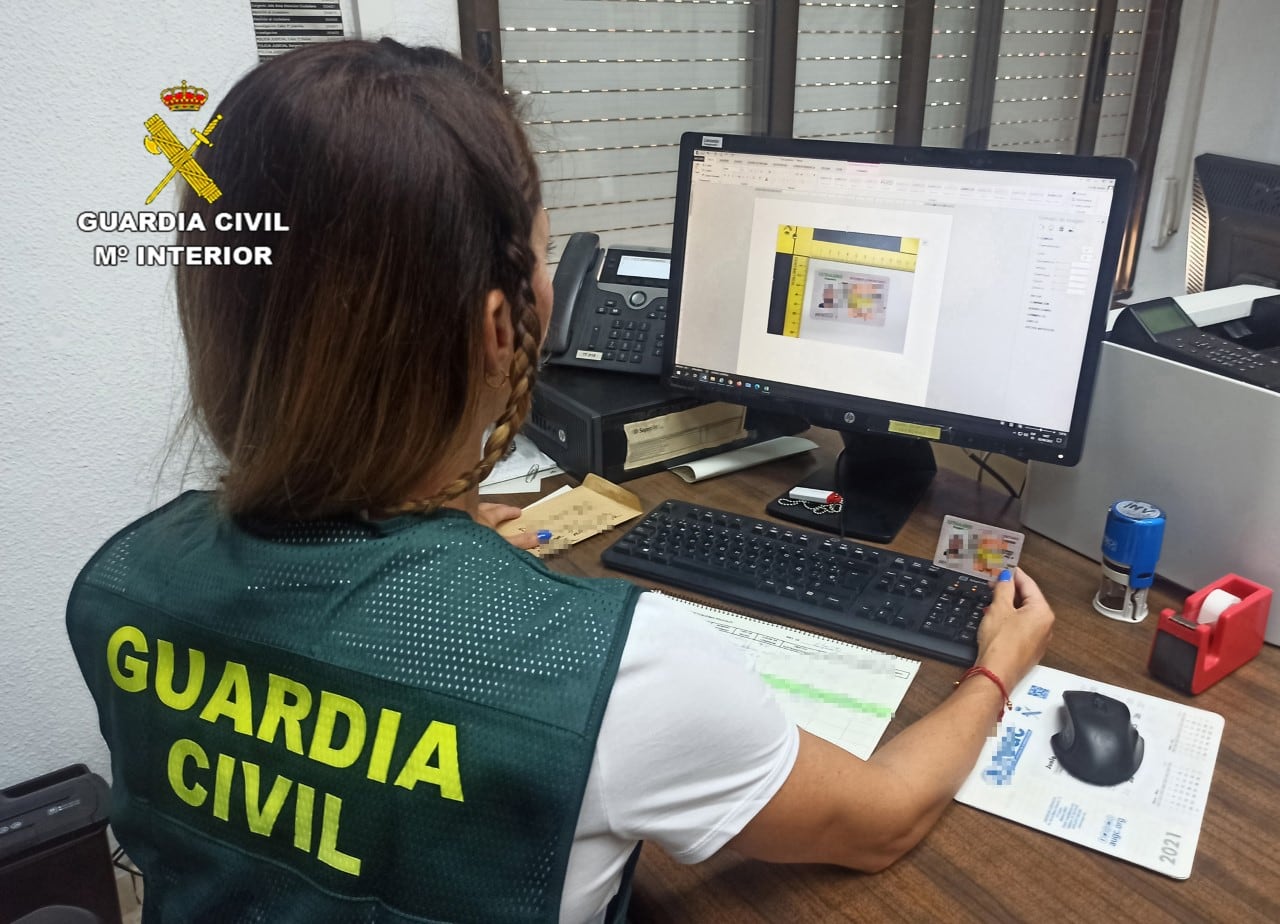 La Guardia Civil detiene a un experimentado delincuente dedicado a supuestas estafas online