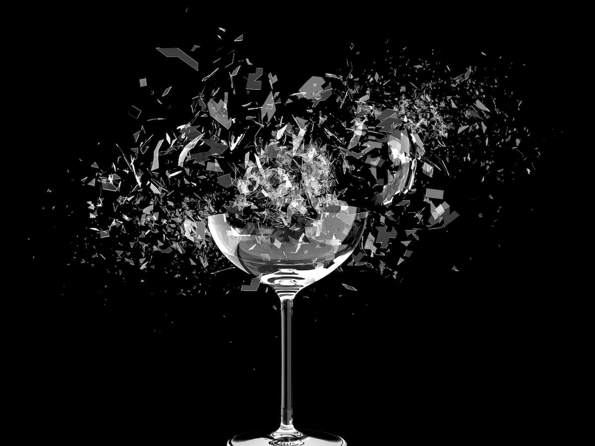 Por qué los objetos se rompen y suenan