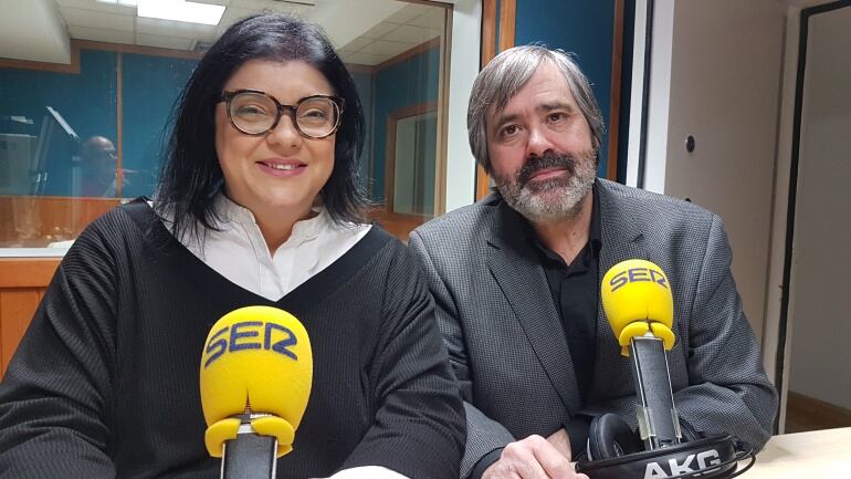 Olga Agüero y Fernando Collado durante la tertulia de la Ventana de Cantabria  