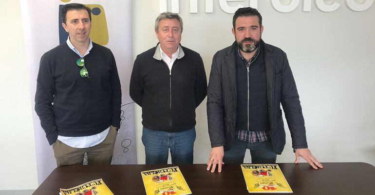 (De izquierda a derecha) Sebastián Moreno [Pópulo], Juan Gadeo [Interóleo] y Santiago Calvo [Pópulo]