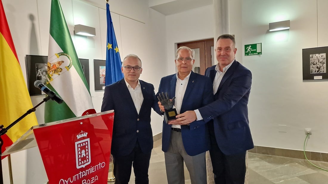 Entrega del Premio Cascamorras Baza 2023 a Radio Baza SER