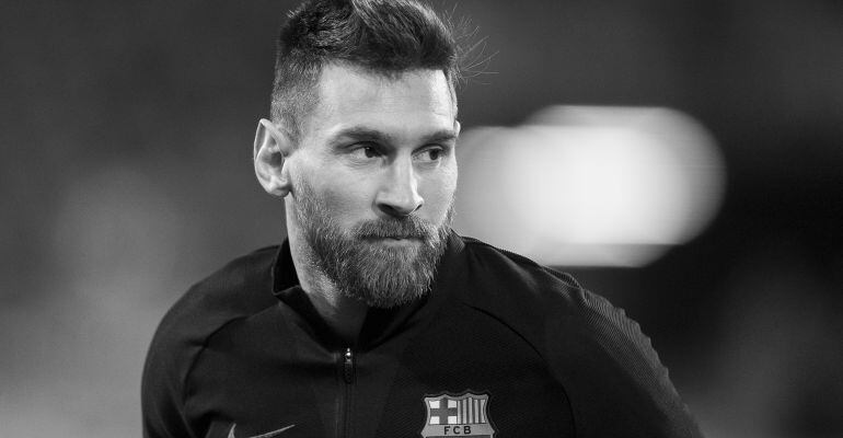 Leo Messi, durante el calentamiento previo al duelo ante el Olympiakos