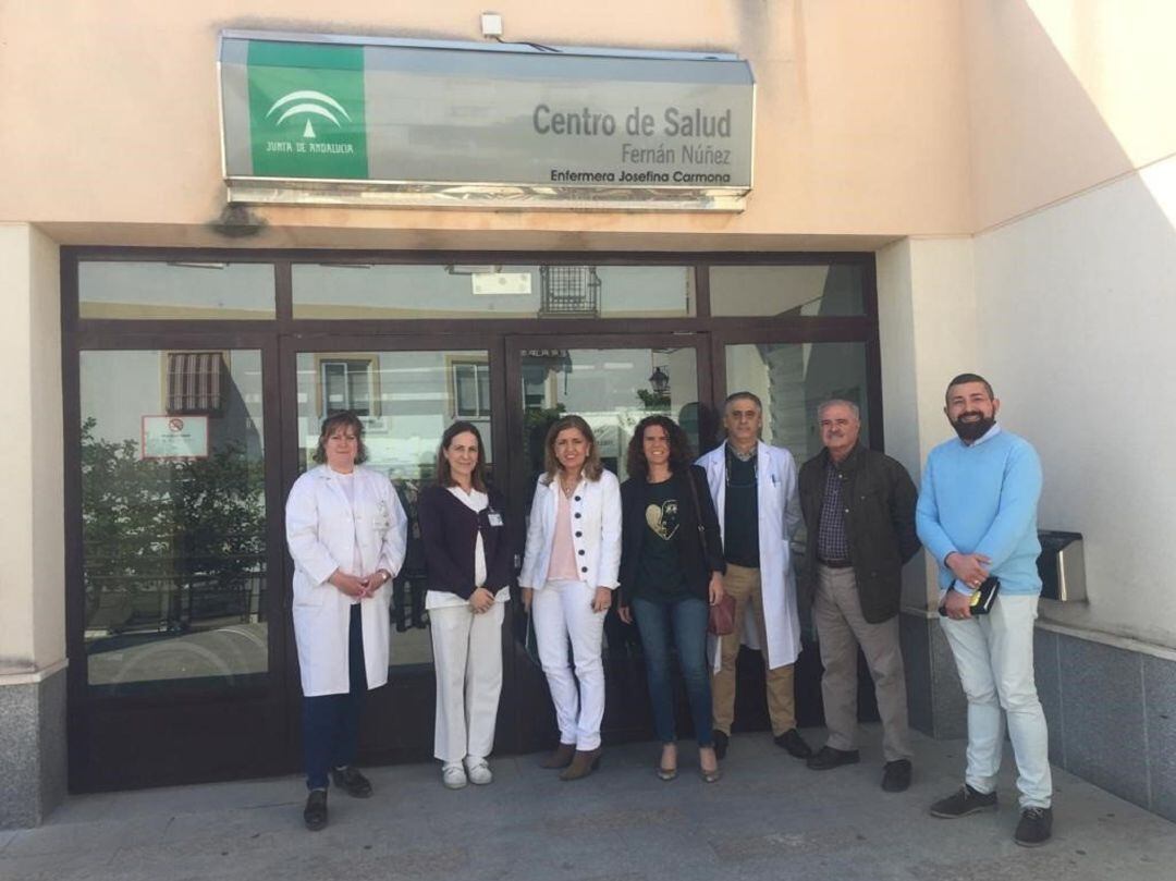 María Jesús Botella, la delegada de Salud visitando el Centro de Salud de Fernán Núñez 