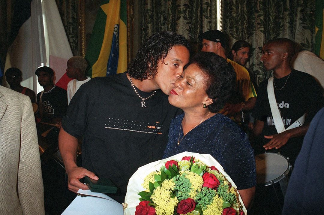 Imagen de archivo de Ronaldinho y Miguelina de Assis Moreira.