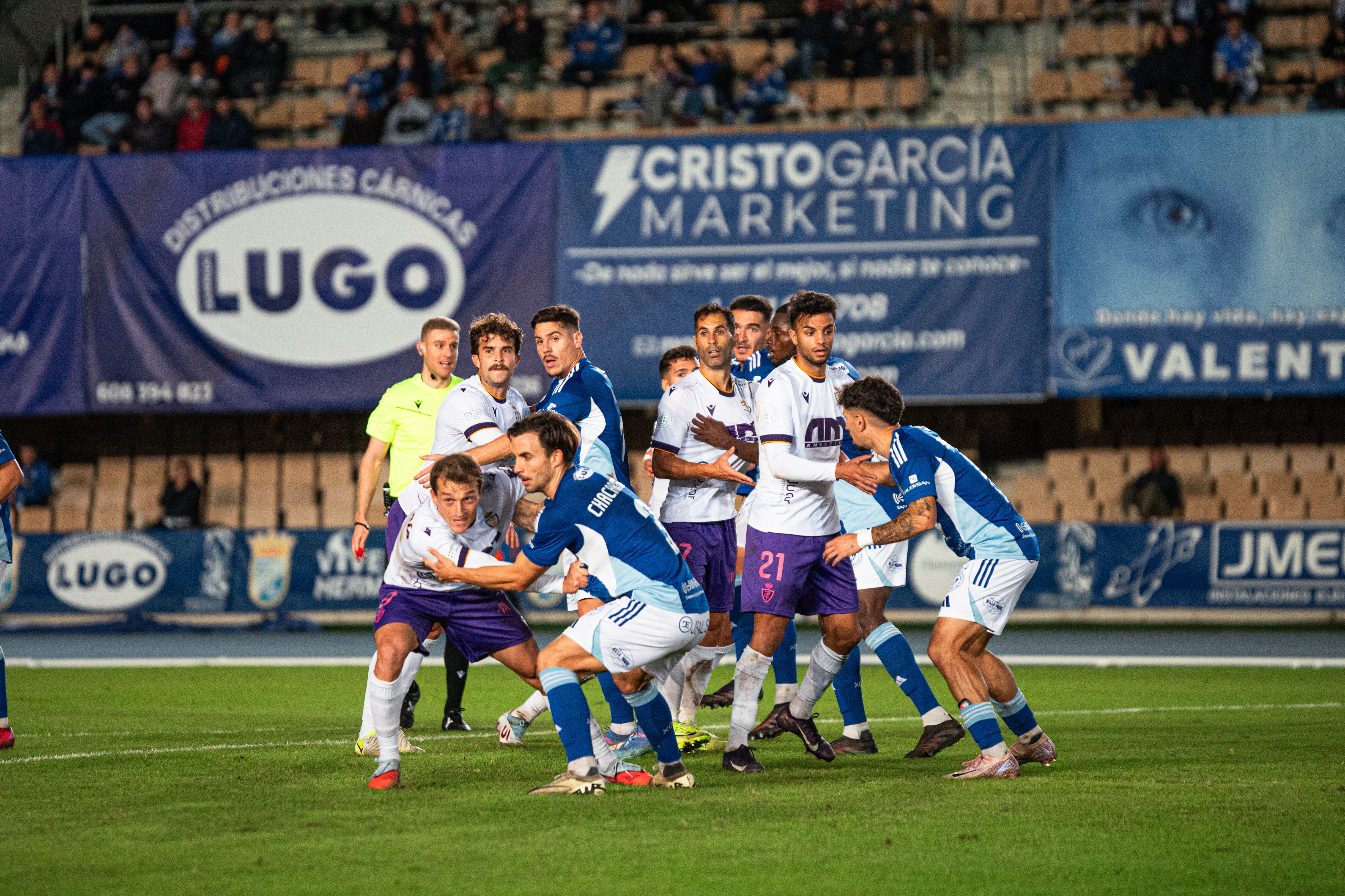 Jugada del partido entre Xerez CD y Real Jaén en Chapín.