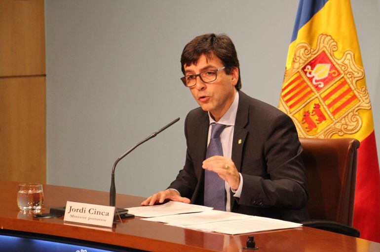 Jordi Cinca responent a les crítiques per la contractació d'Emilio Torrejón com a director del Gabinet Jurídic del Govern.