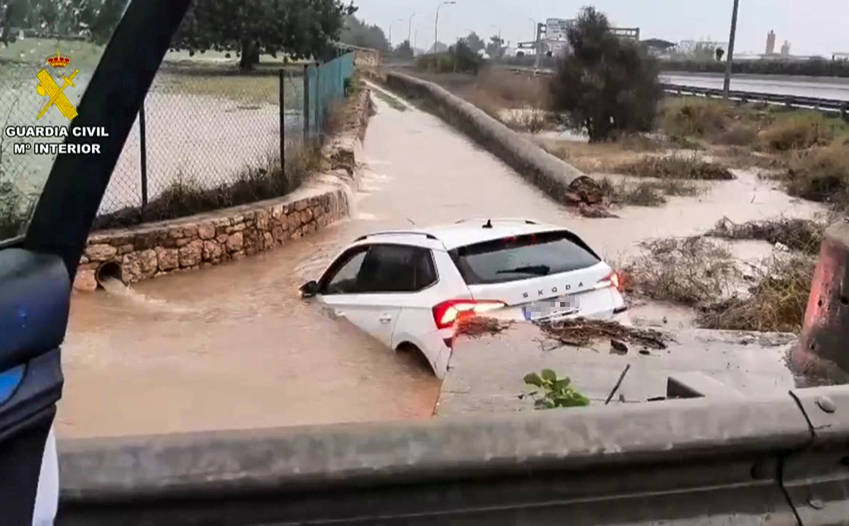 La dana Alice deja más de cien incidencias en Ibiza y mantiene el aviso naranja en Mallorca