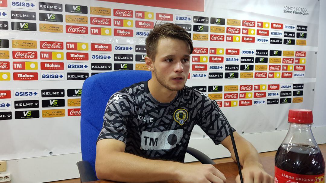 Nani, en la sala de prensa del Estadio José Rico Pérez
