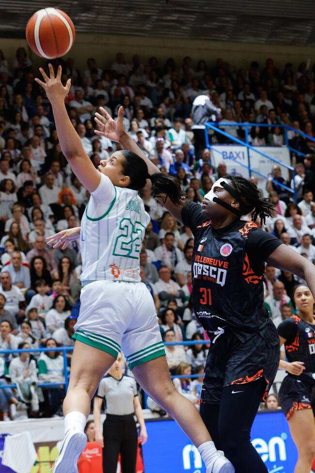 Imagen del Baxi-Villeneuve d´Ascq de la ida de la final de Eurocup en A Malata (foto: Kiko Delgado / EFE)