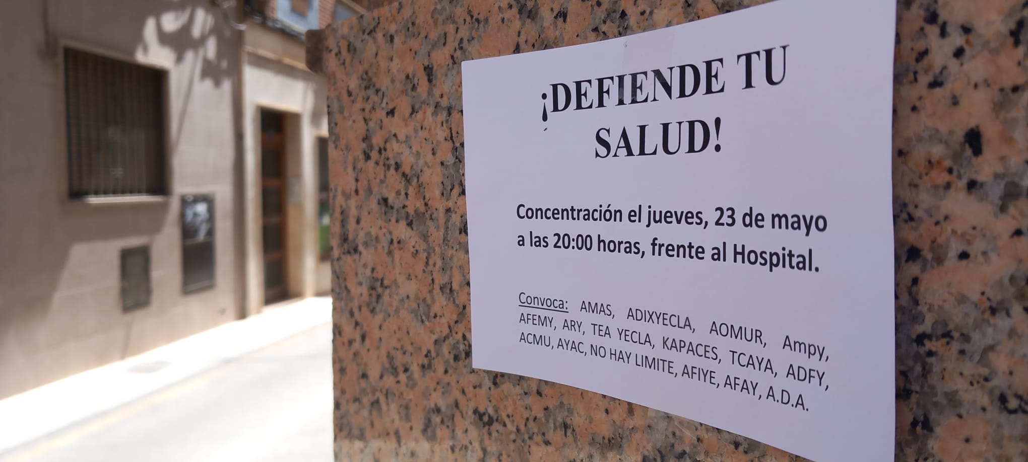 Uno de los carteles anunciando la manifestación en Yecla