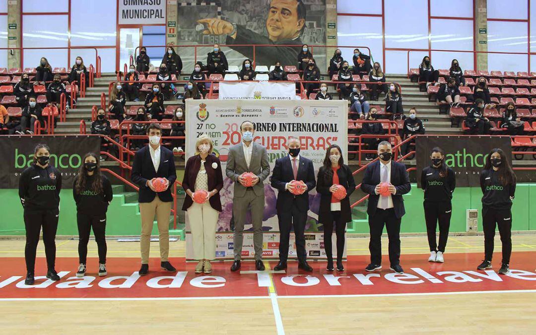 El acto de presentación del TIE "Guerreras" 2020 que se disputará en Torrelavega