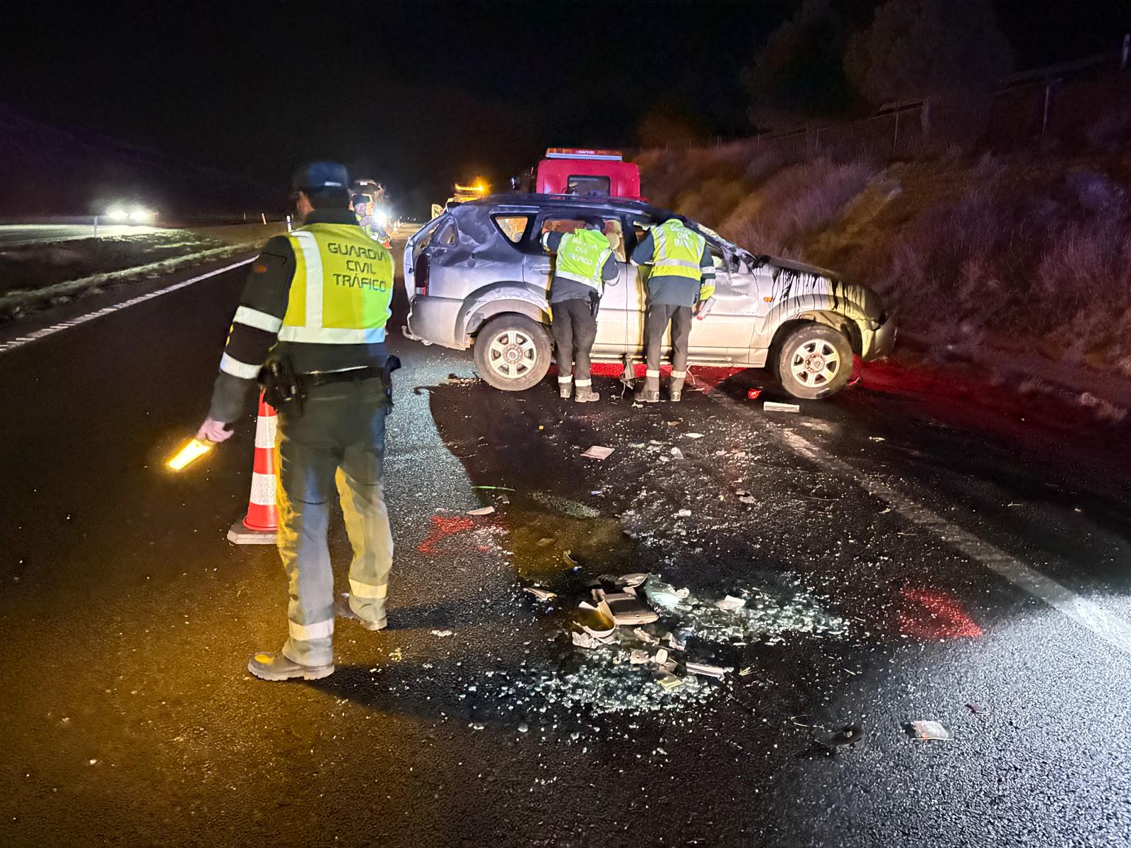 Efectivos de la Guardia Civil en un accidente de tráfico en la A-23 en Huesca