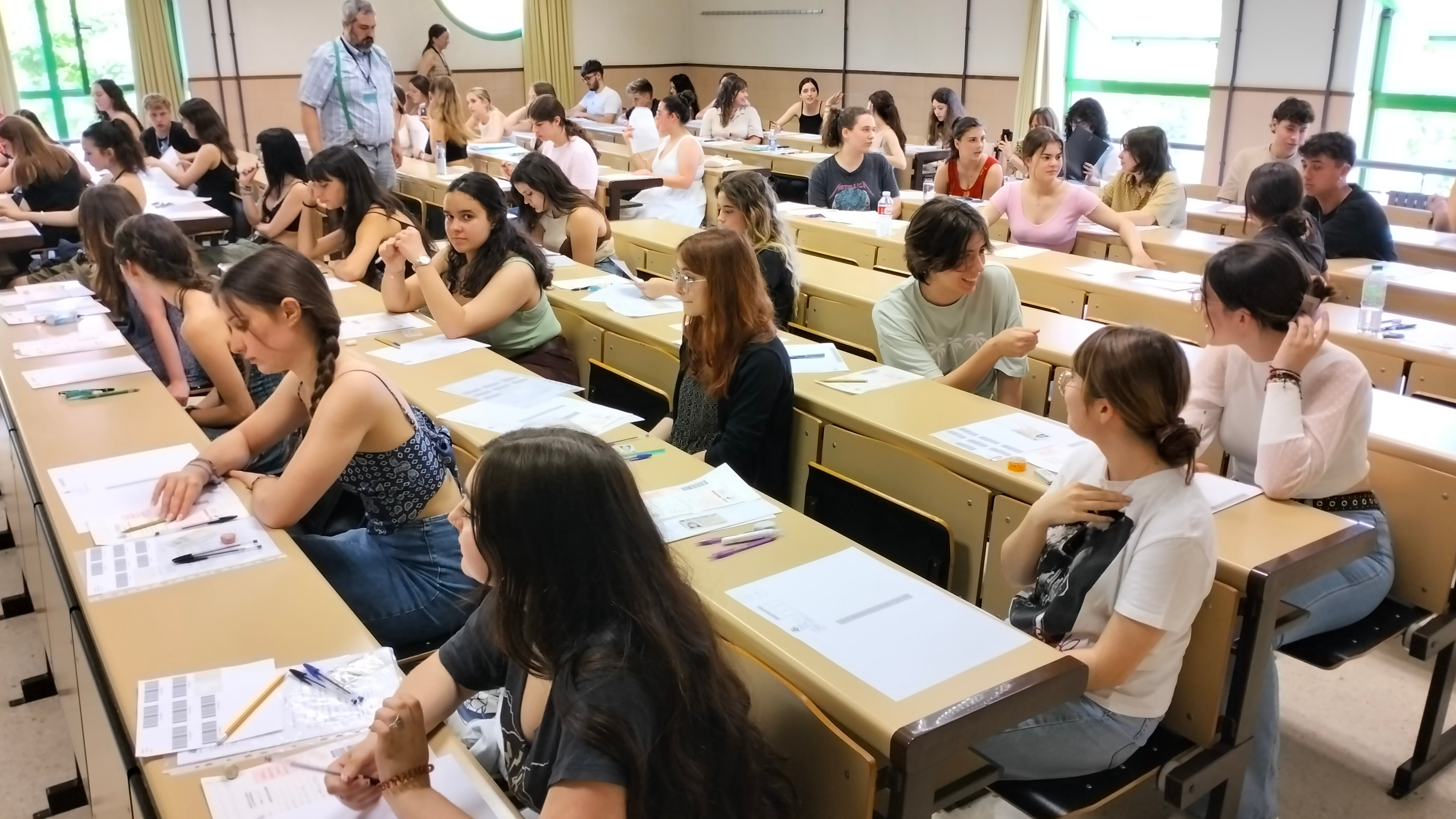 Momento previo al inicio del primer examen de las pruebas de la EBAU en la convocatoria de Junio de 2023