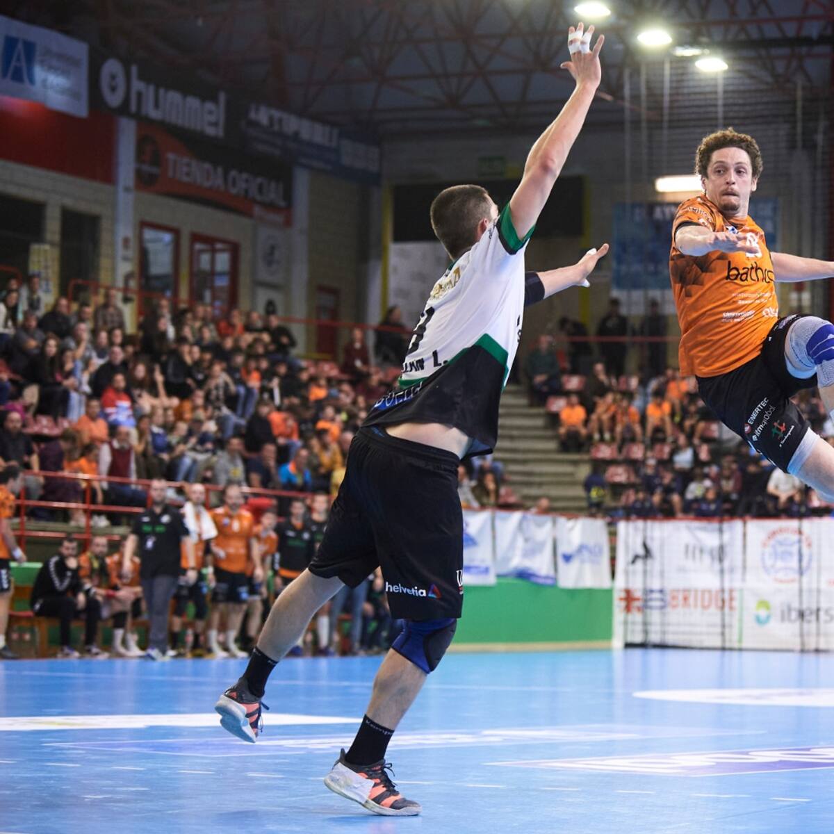 El Bada Huesca se jugará el pase a la fase final de la Copa del Rey en Torrelavega