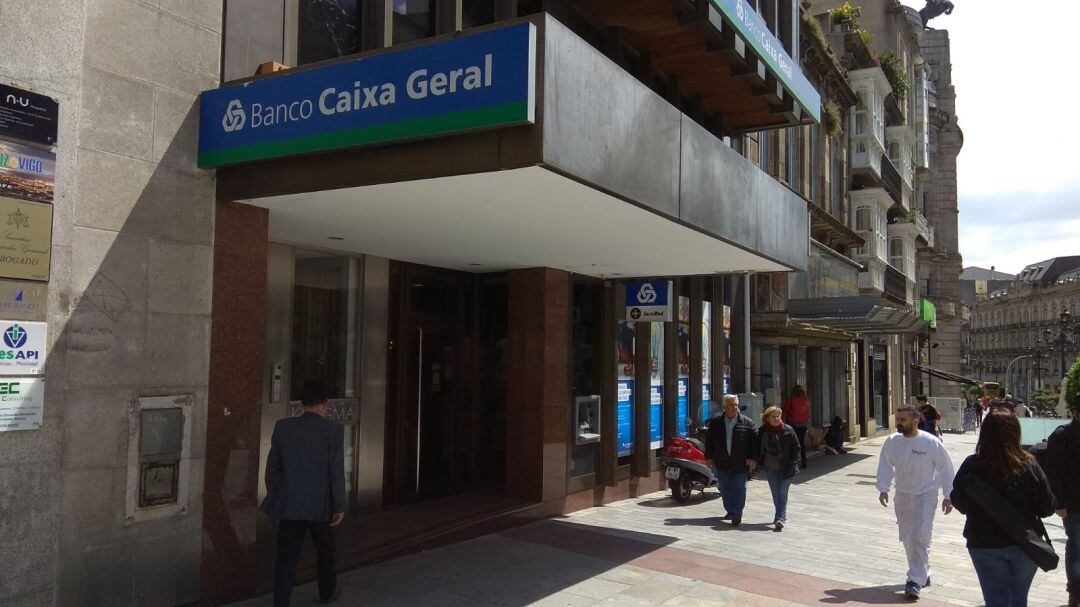 Oficina del Banco Caixa Geral en Vigo, donde se produjo el atraco este lunes