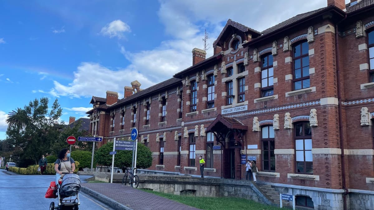 "Uno de los familiares siempre acompaña al bebé, para la prueba que sea"