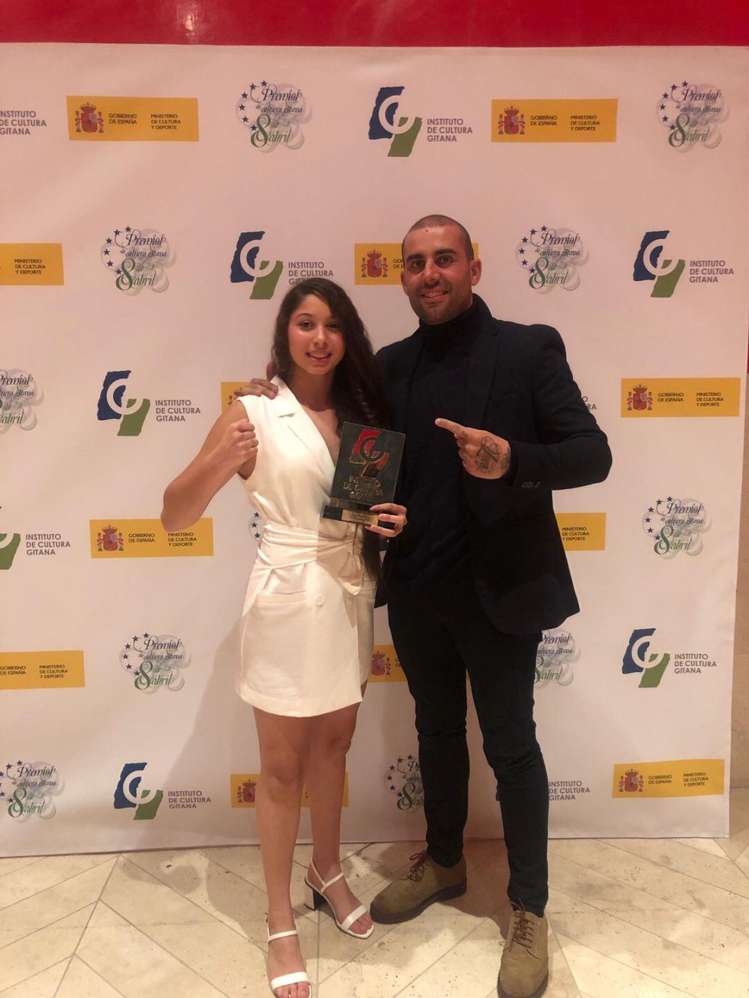 Blanca Romero recibió en el Museo del Prado el Premio Cultura Gitana de deportes.