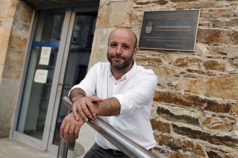 Luís Villares, portavoz de En Marea, durante una visita a A Fonsagrada en la campaña electoral