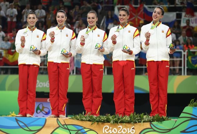 La selección española de gimnasia rítmica subida al podio de Río