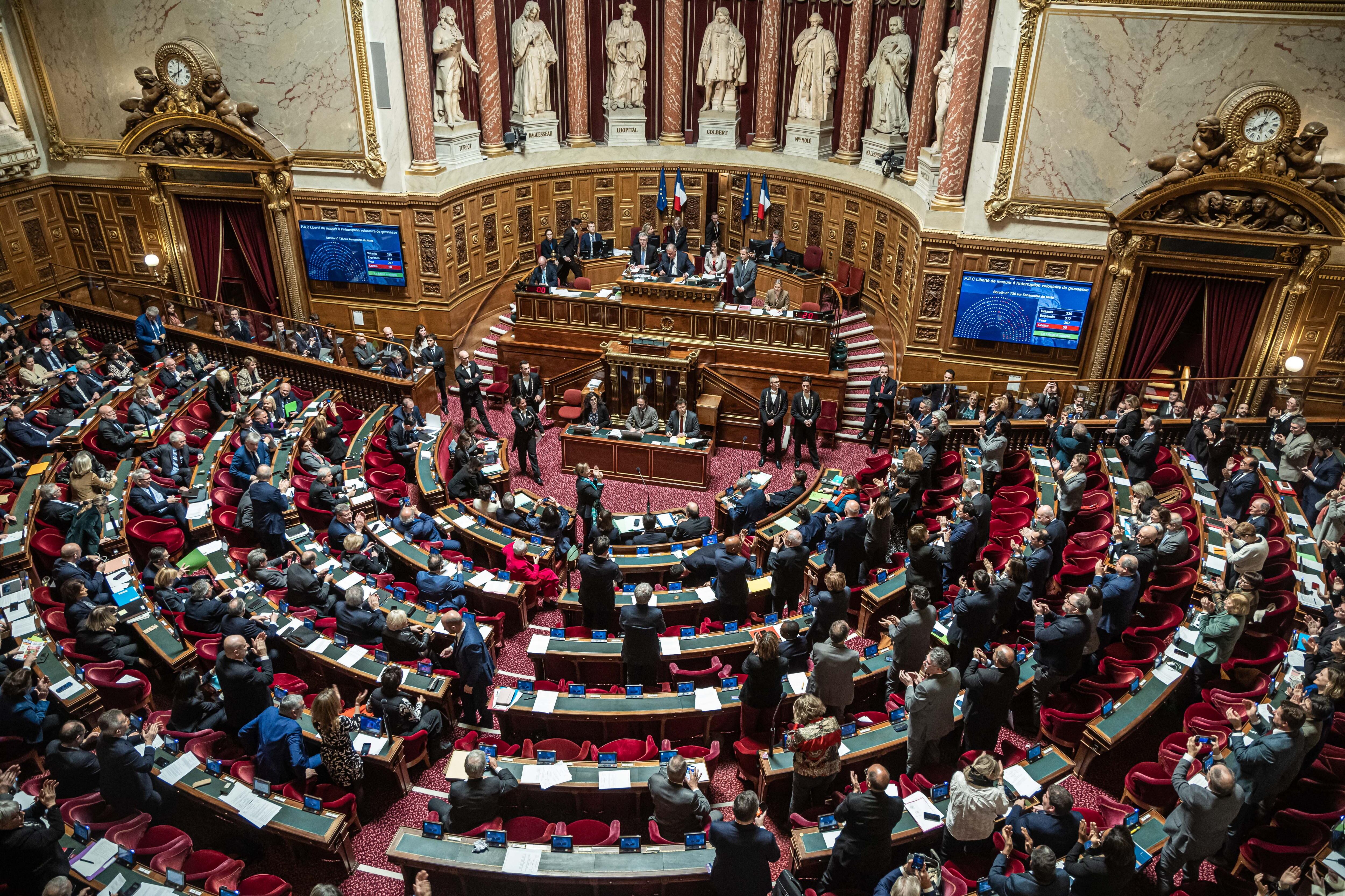 Imagen del Senado francés tras aprobarse el blindaje del aborto en la Constitución