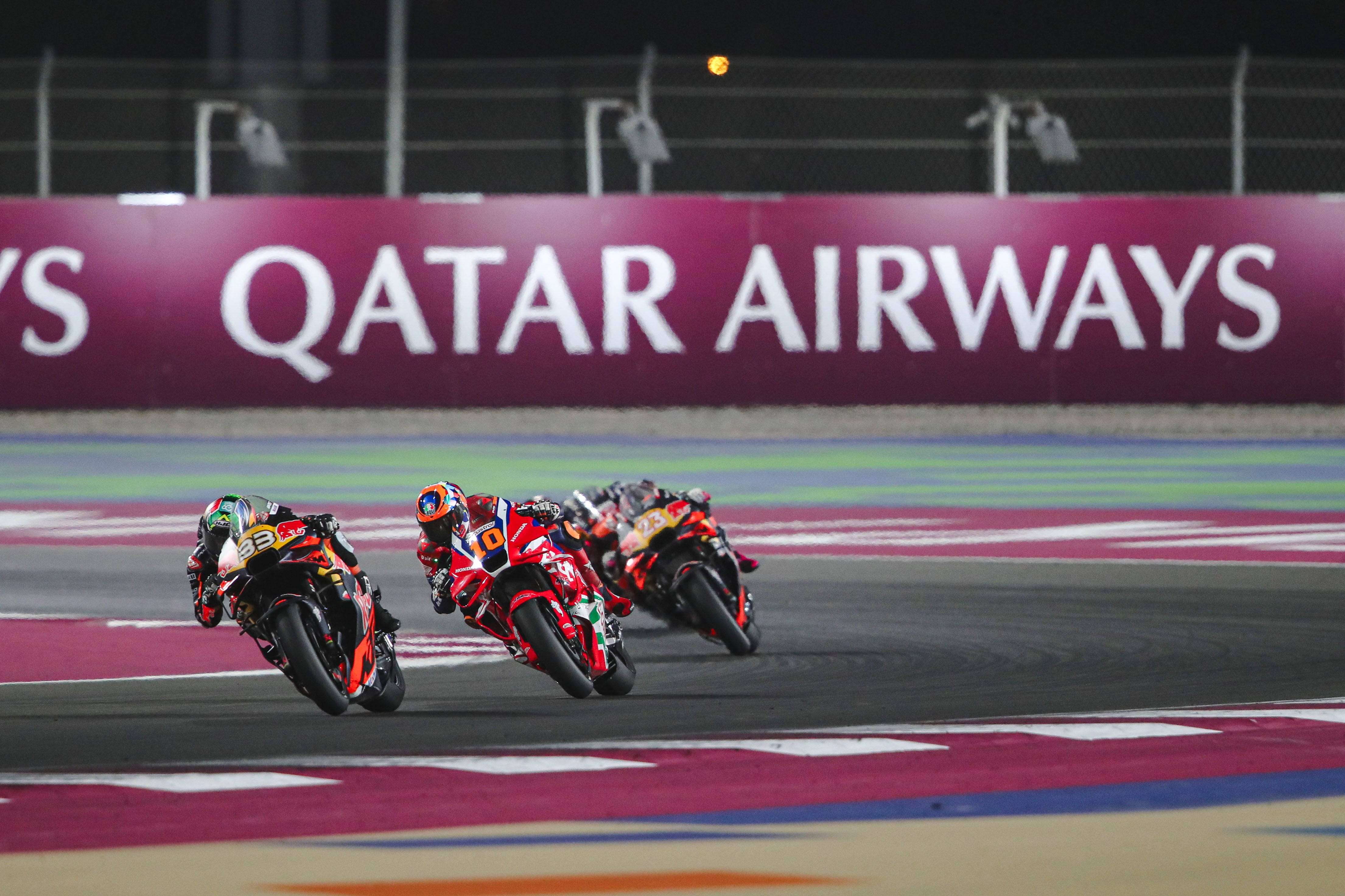 Tres pilotos de Moto GP, durante el GP de Catar de 2025