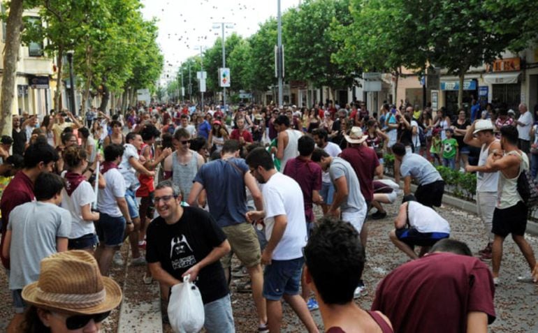 El lanzamiento de avellanas de Sant Joan de 2011 permitió filmar una agresión sexual que ayudó a concienciar a la población de la importancia de luchar contra este tipo de delitos.