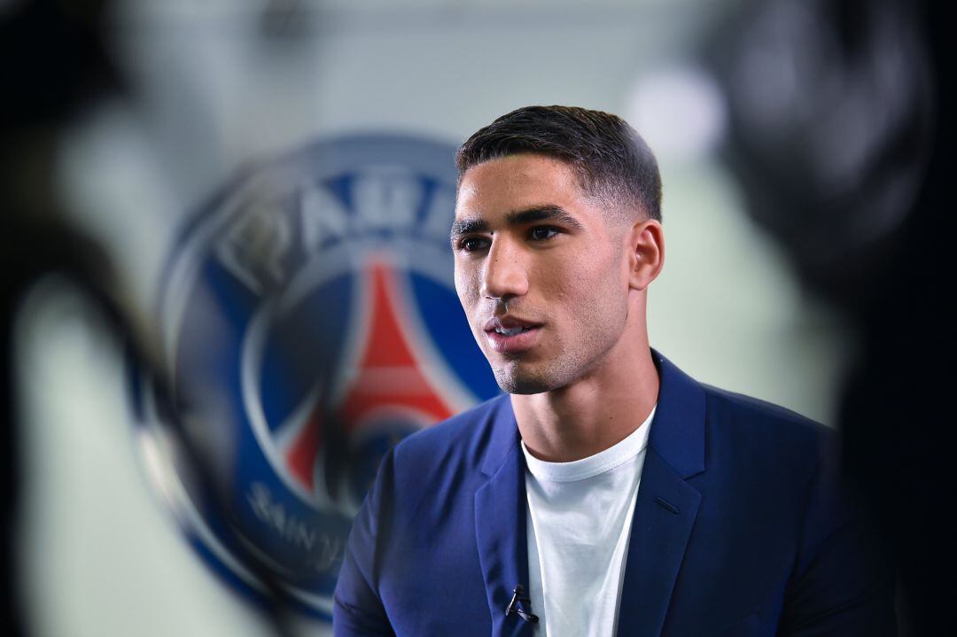 Acharf Hakimi firma su contrato con el PSG