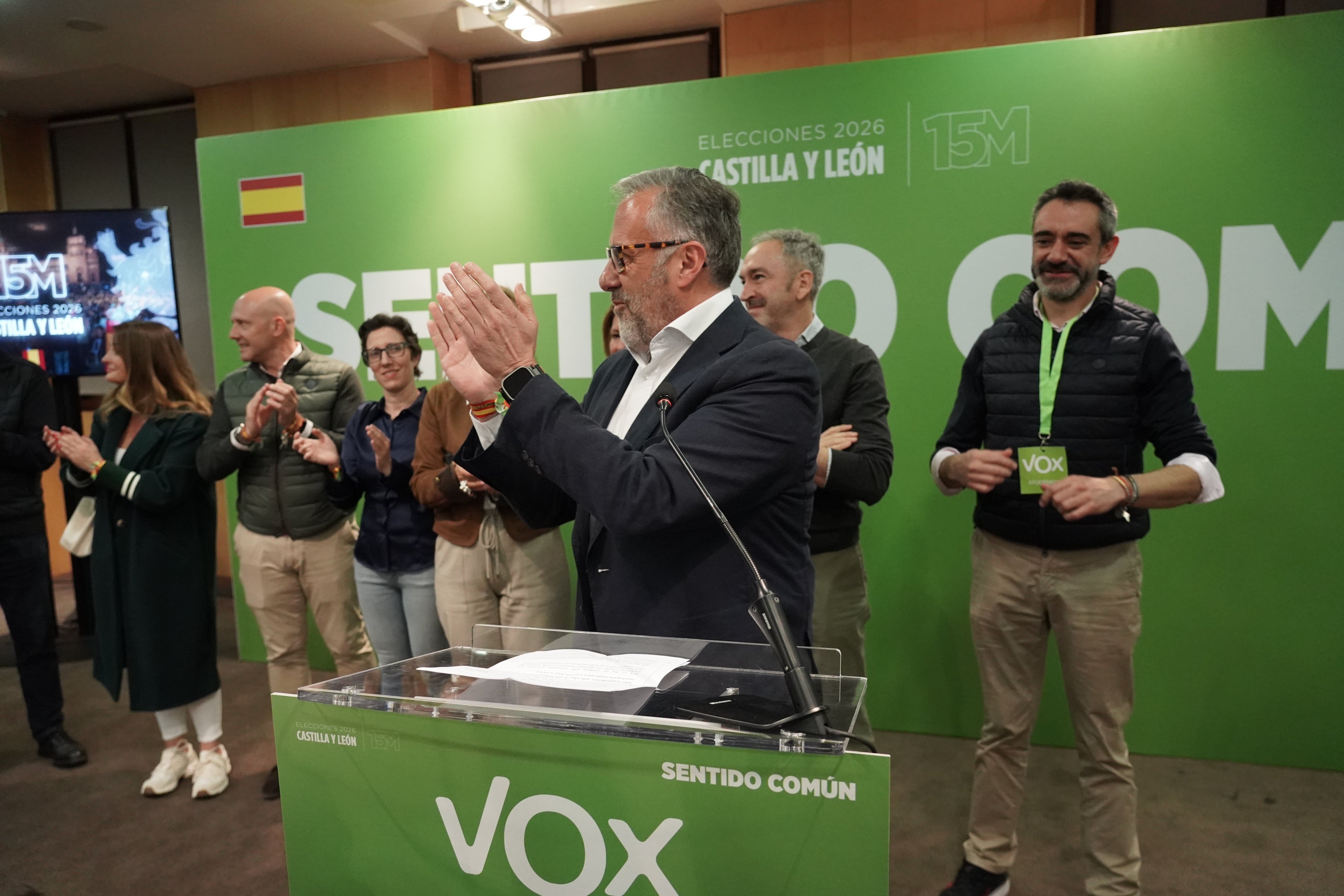 El candidato de VOX a la presidencia de Castilla y León, Carlos Pollán, junto a David Hierro