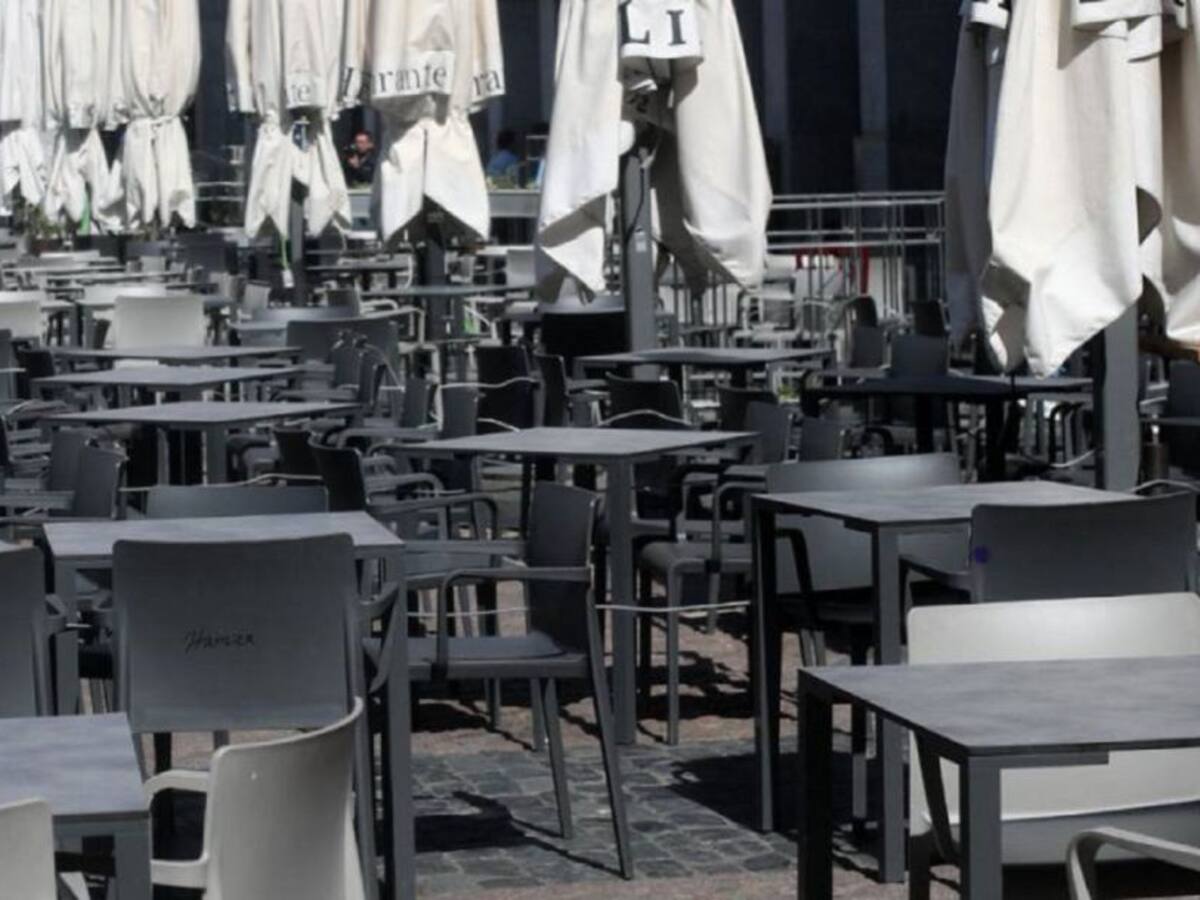 La patronal de restauración celebra que se amplíe a partir de este viernes el número de comensales por mesa