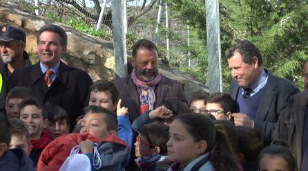 El jefe provincial de la DGT, Juan Diego Ramírez, el delegado de fomento y vivienda, Rafael Valdivielso y el diputado de agricultura y medio ambiente, Pedro Bruno participan en la inauguracion de los itinerarios seguros