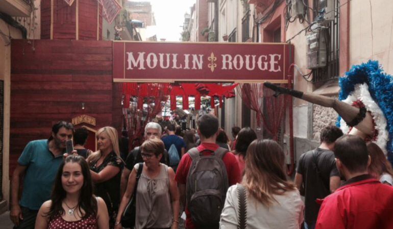 Carrer del barri de Gràcia durant la seva Festa Major el 2015.