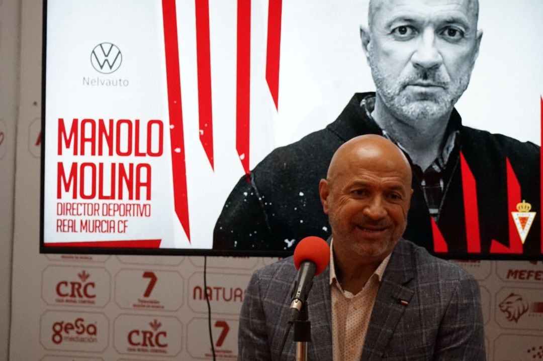 Manolo Molina en su presentación como director deportivo del Real Murcia