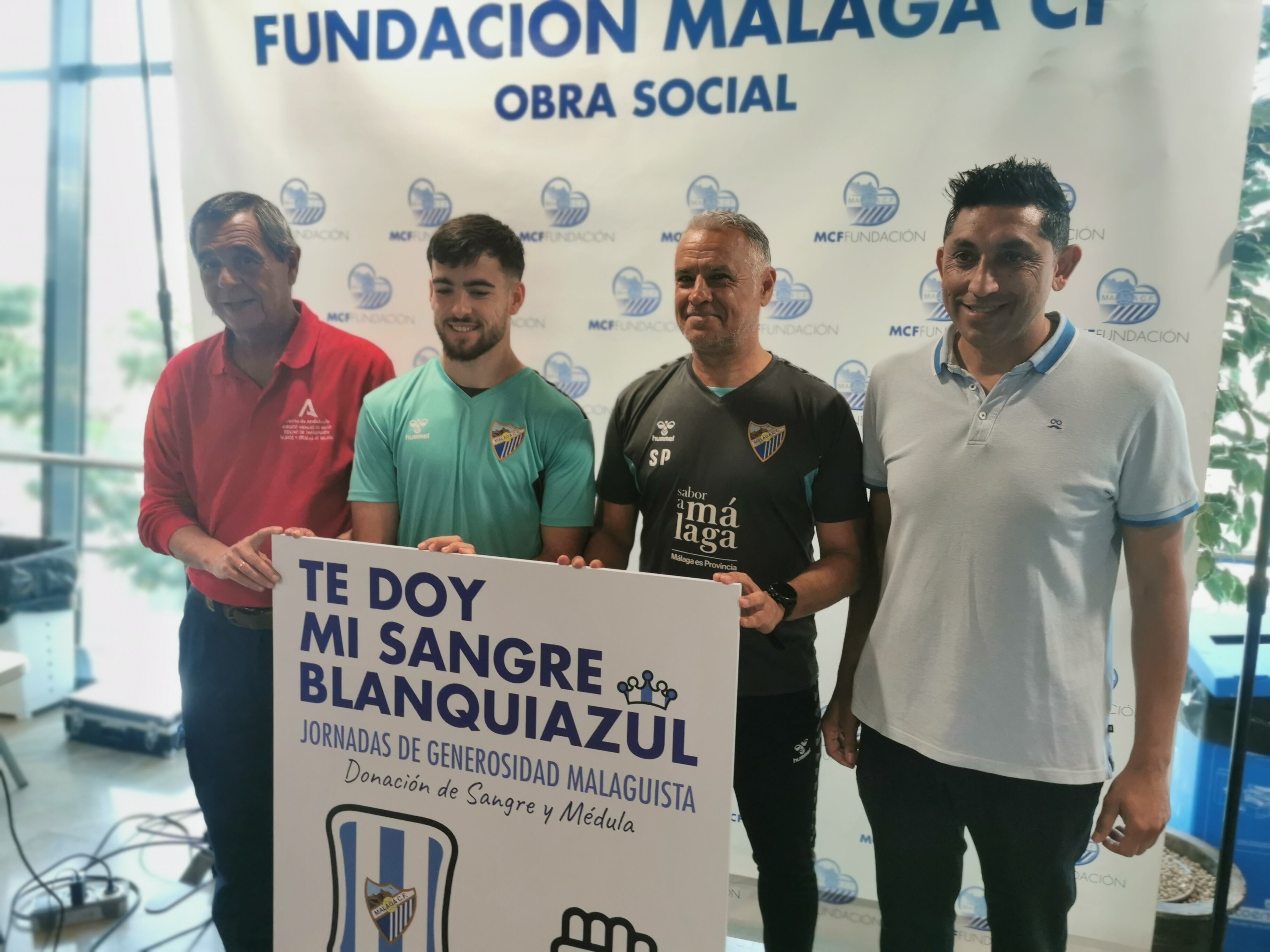 De izquierda a derecha: Emilio Alfonso (coordinador del centro transfusión sanguíneo de Málaga), Ramón Enríquez, Sergio Pellicer y Basti.