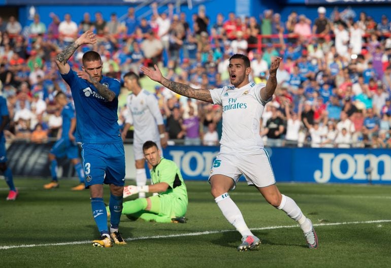 Theo Hernández, durante un partido con el Real Madrid