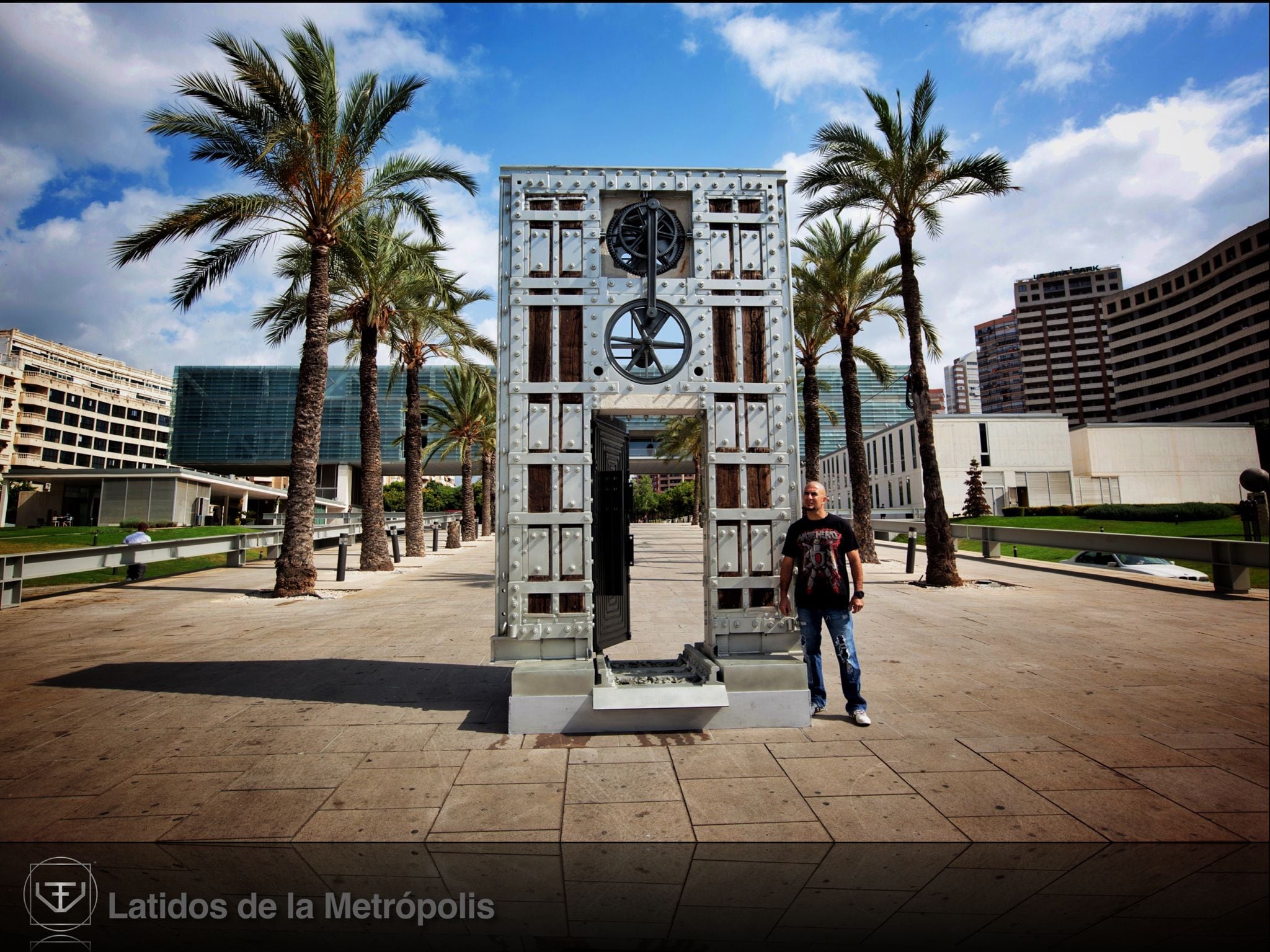 Escultura &#039;Latidos de la Metrópolis&#039;,