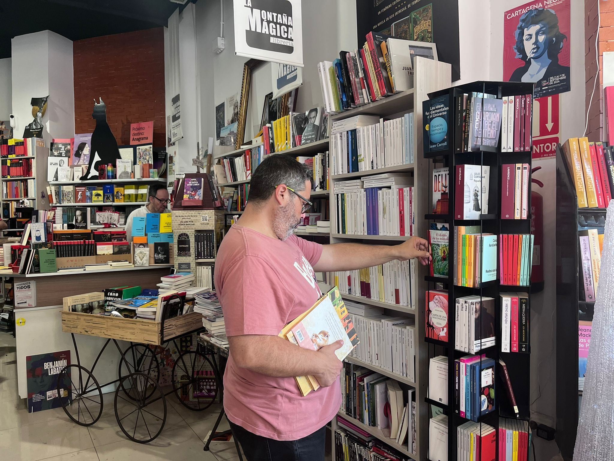 Inicio de Hoy por Hoy Cartagena desde La Montaña Mágica, el refugio de los lectores en el Día del Libro