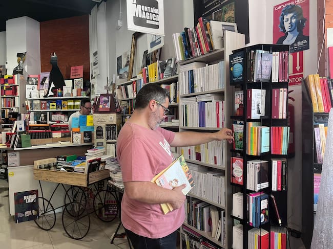 Inicio de Hoy por Hoy Cartagena desde La Montaña Mágica, el refugio de los lectores en el Día del Libro