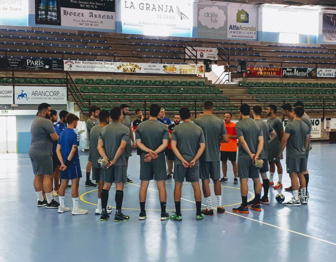 El Príncipe de Asturias será lugar de encuentro, pero en esta ocasión de su masa social para la celebración de la asamblea.