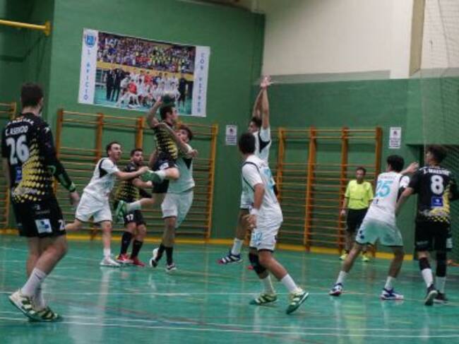 Bien la defensa petrerí