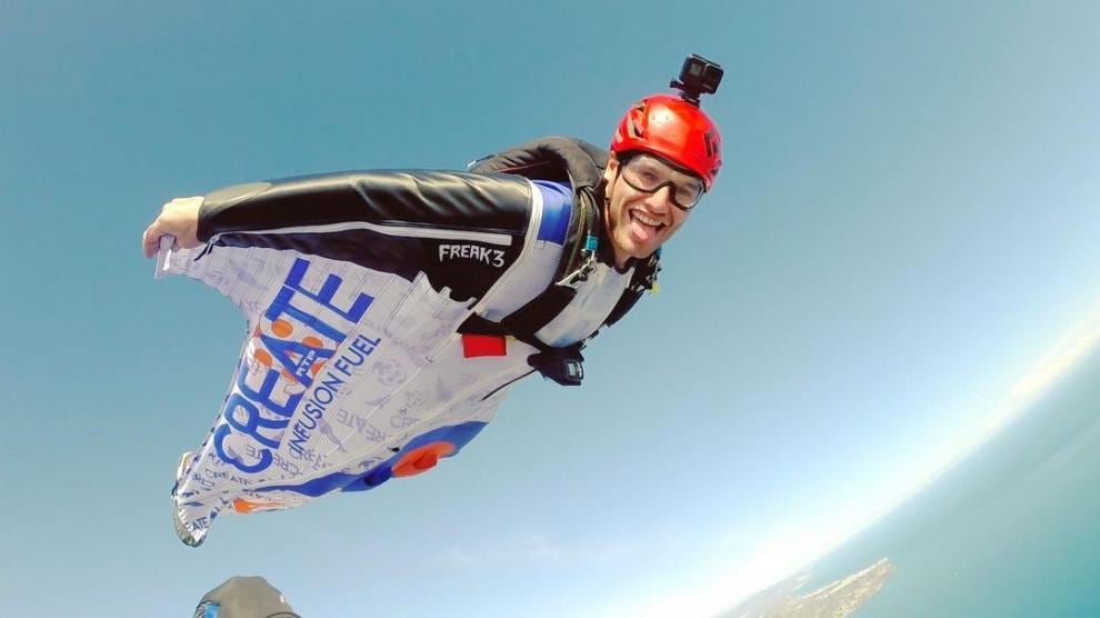 Álex Villar, durante un salto.