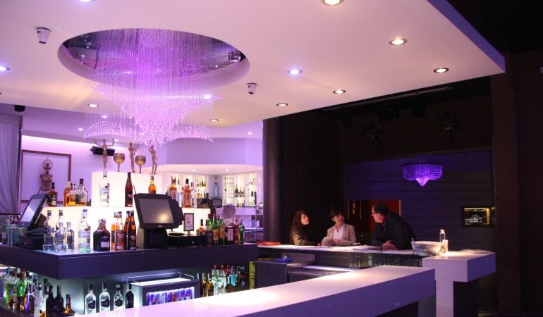 Local d'oci nocturn.