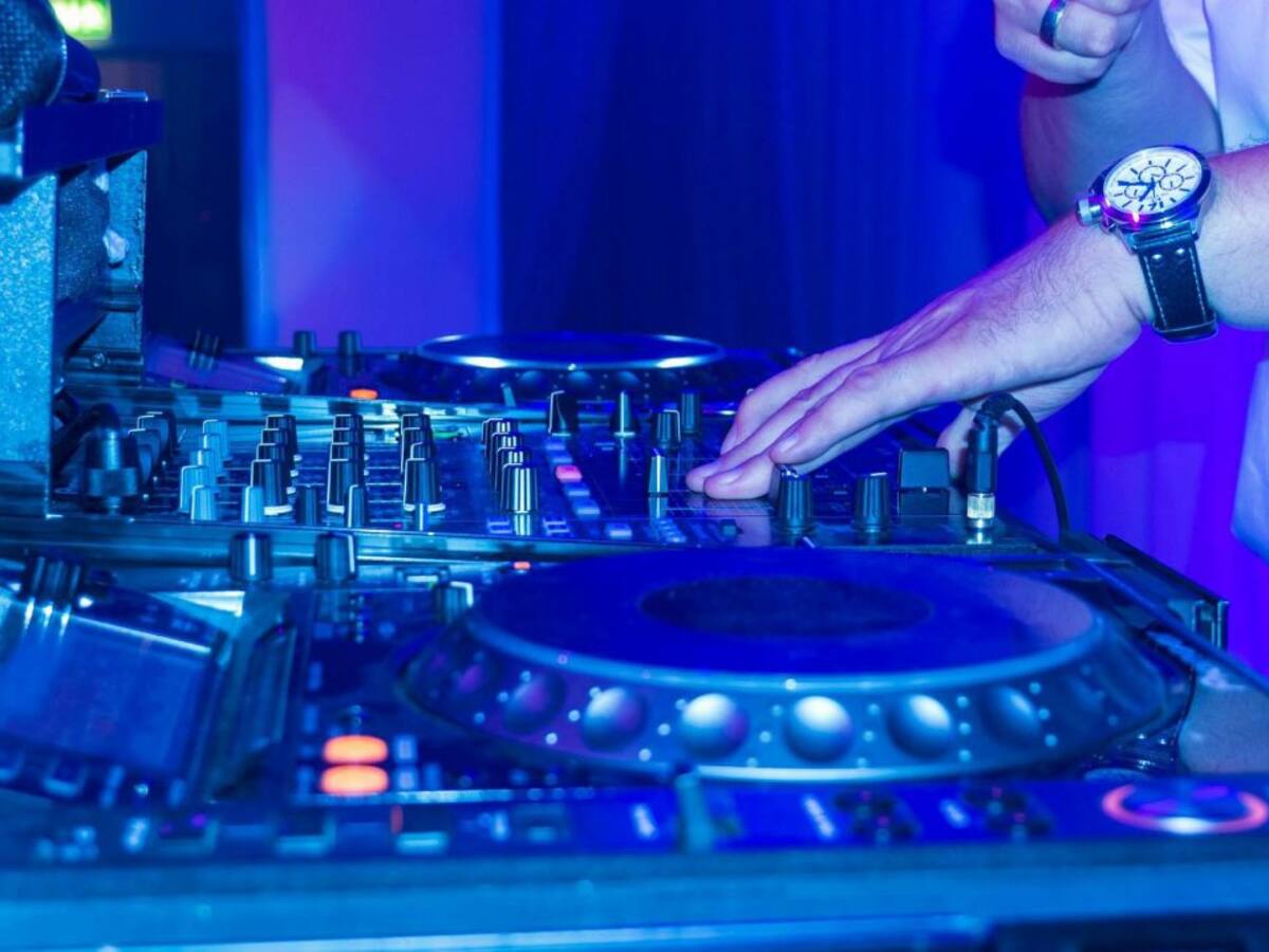 Navarra permite discotecas hasta las 4 y mesas de 10 personas en terrazas