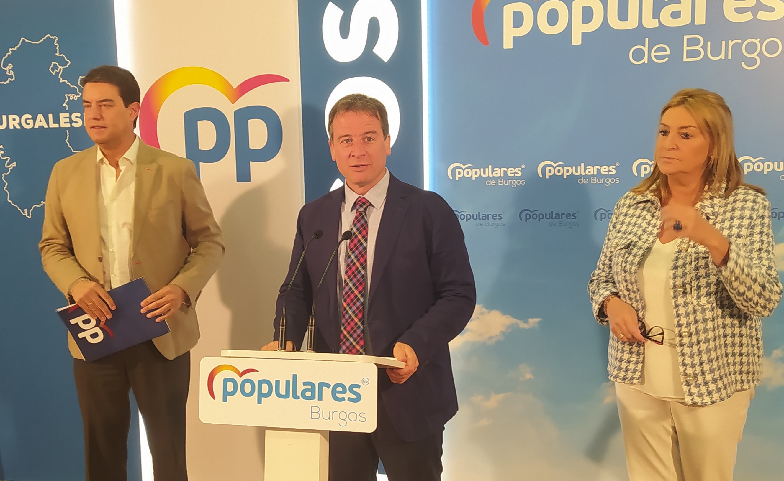 Ángel Ibáñez, Borja Suárez e Inma Ranedo, en la sede del PP de Burgos