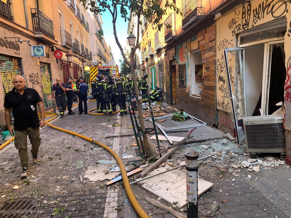 Fotografía de Emergencias tras la explosión en un local del barrio de Malasaña.